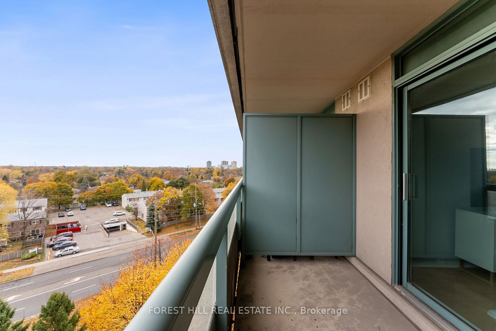 Eiffel Towers II Condos, Vaughan, Toronto