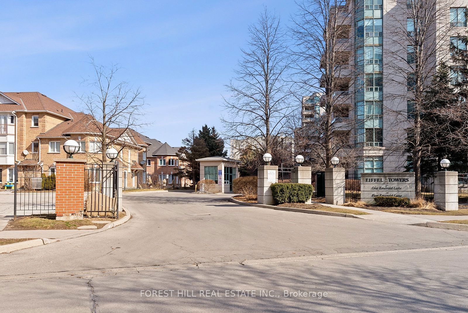 Eiffel Towers II Condos, Vaughan, Toronto