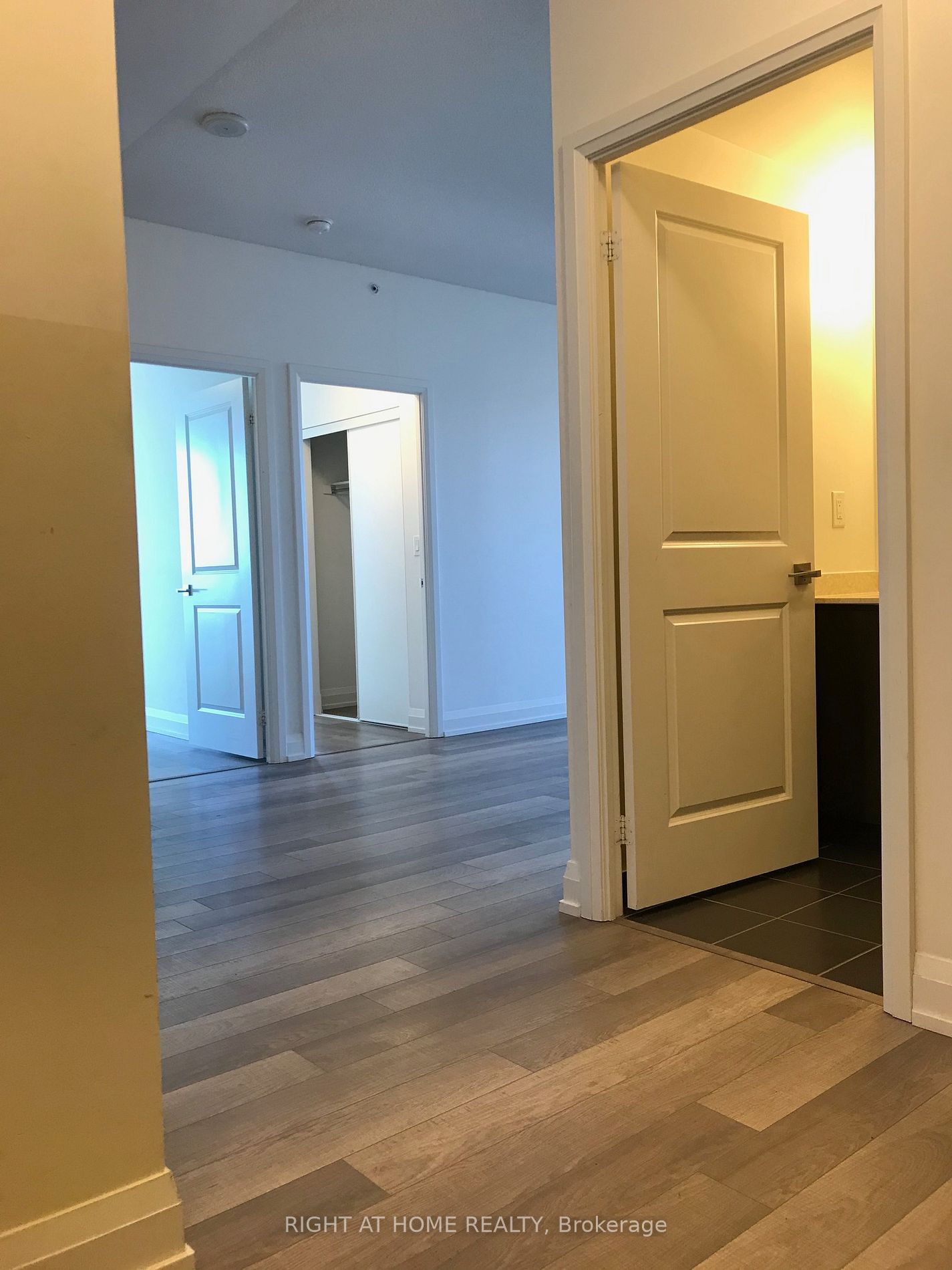 7171 Yonge St, unit 807 for rent