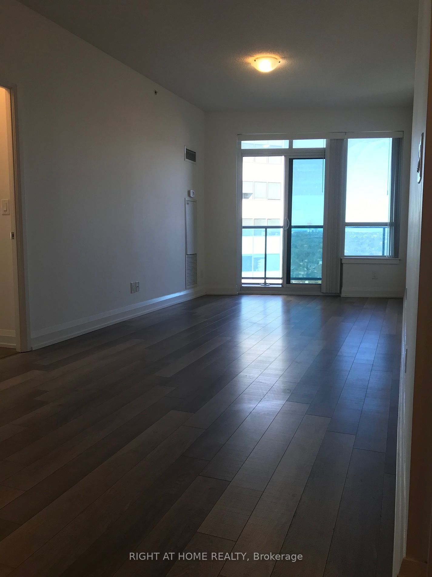 7171 Yonge St, unit 807 for rent