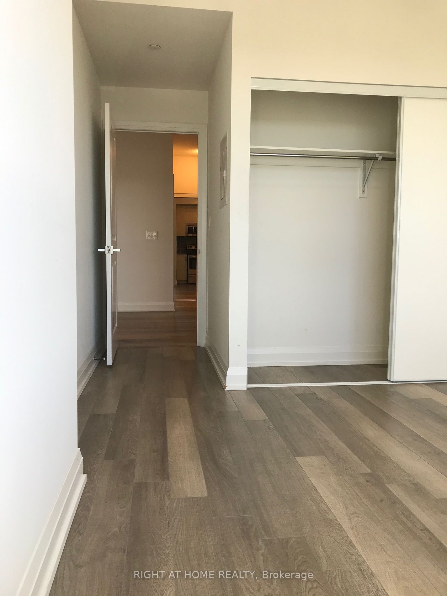 7171 Yonge St, unit 807 for rent