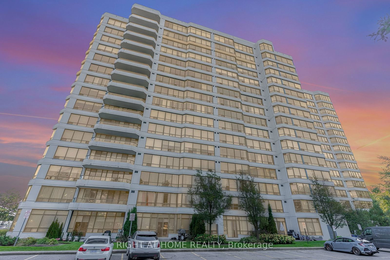 Royal Promenade Condos, Vaughan, Toronto