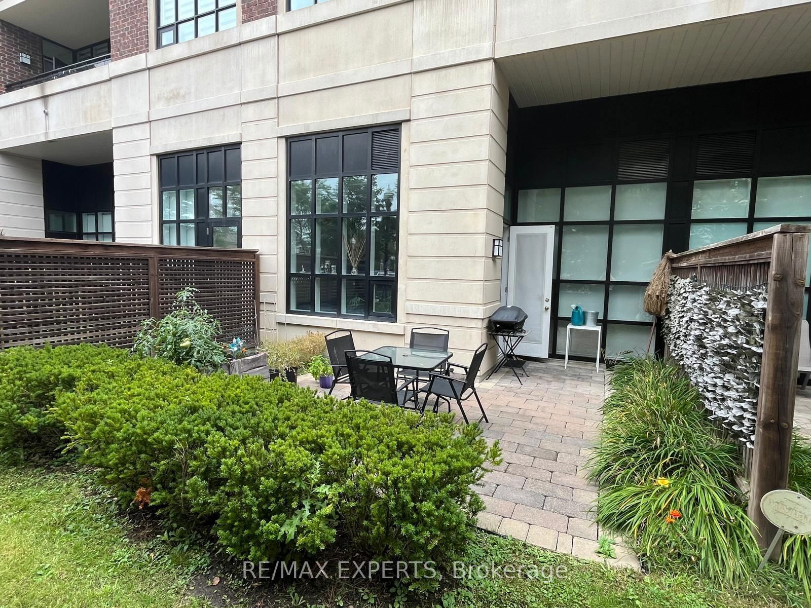 2396 Major Mackenzie Dr W, unit 103 for sale