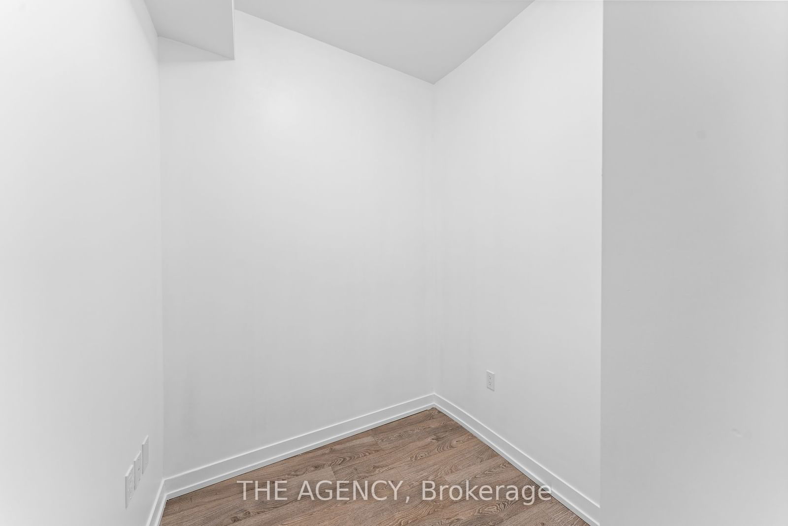 8868 Yonge St, unit 307E for rent