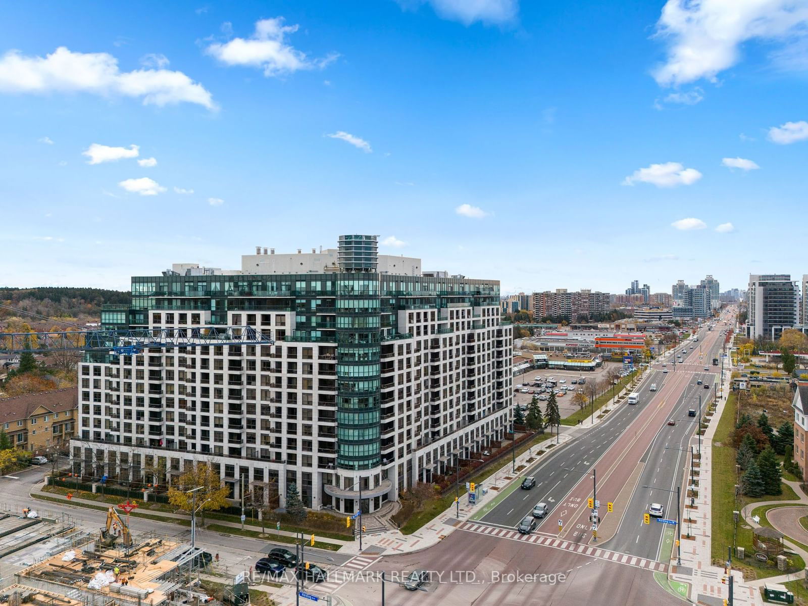 18 Harding Blvd, unit 114 for sale