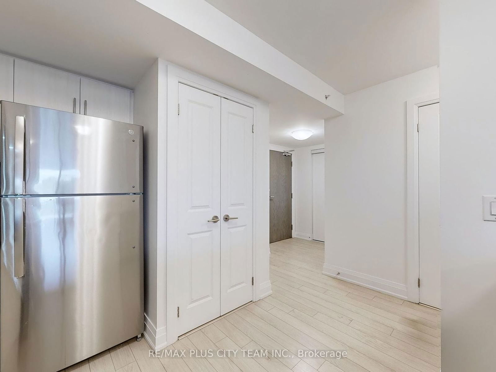 481 Rupert Ave, unit 2218 for sale