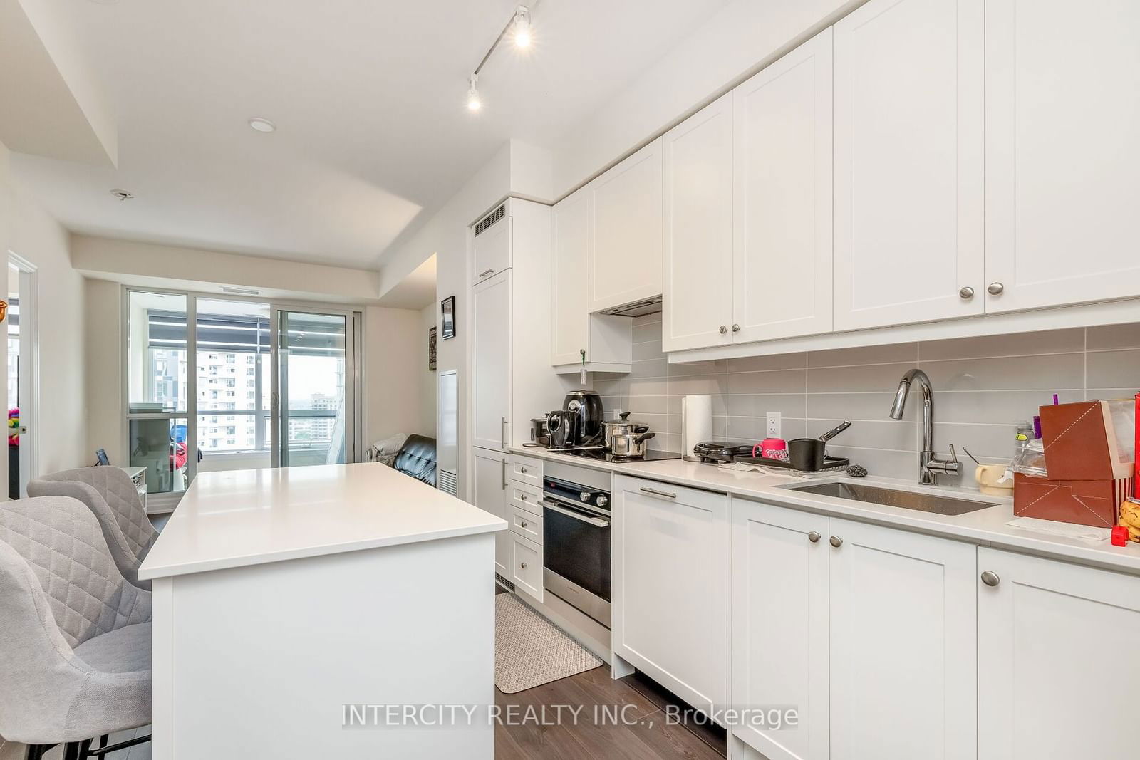 9085 Jane St, unit 1802 for sale