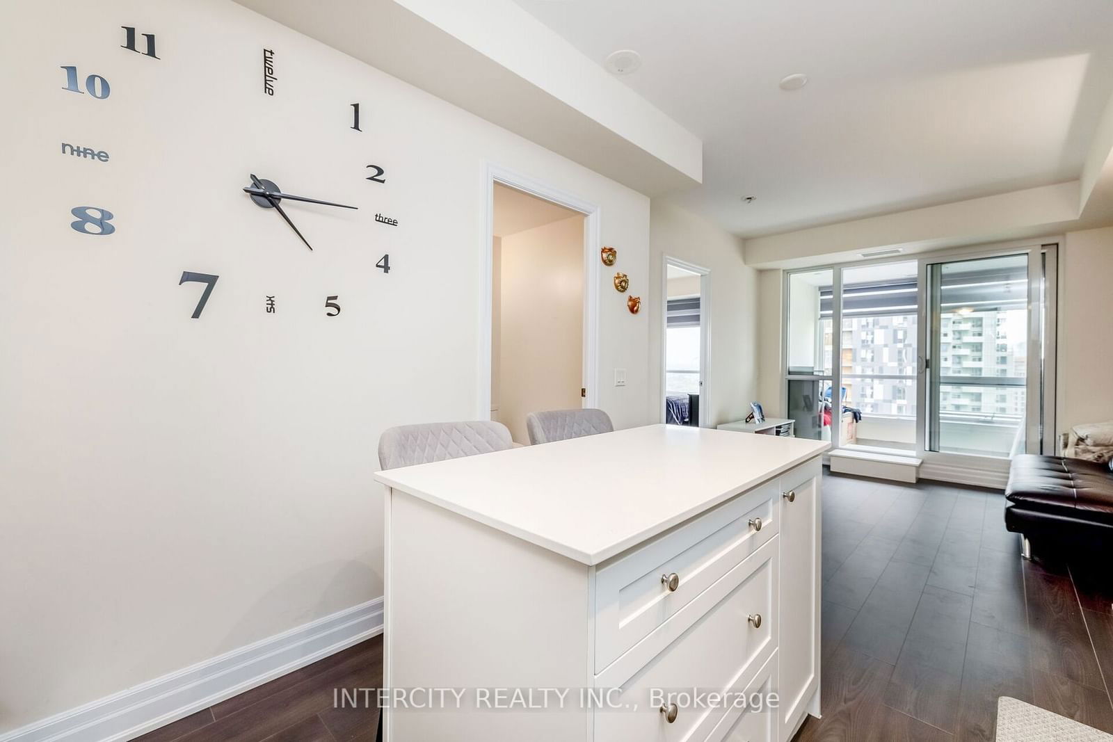 9085 Jane St, unit 1802 for sale