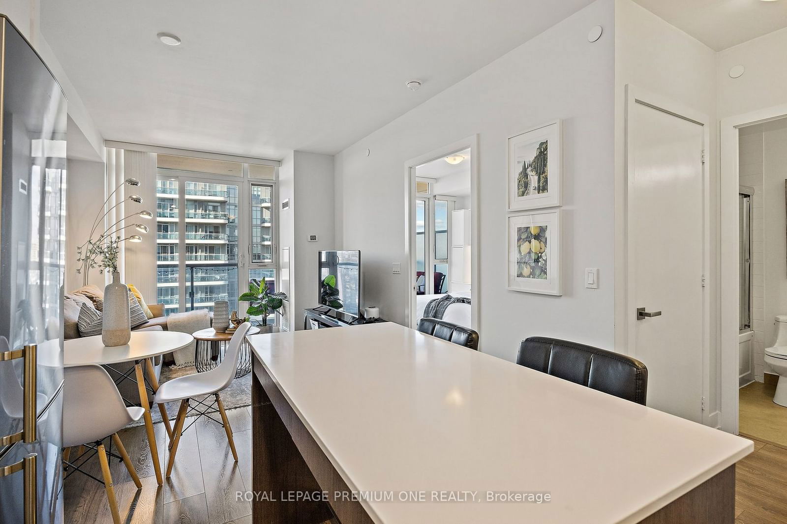 9471 Yonge St, unit 1514 for sale