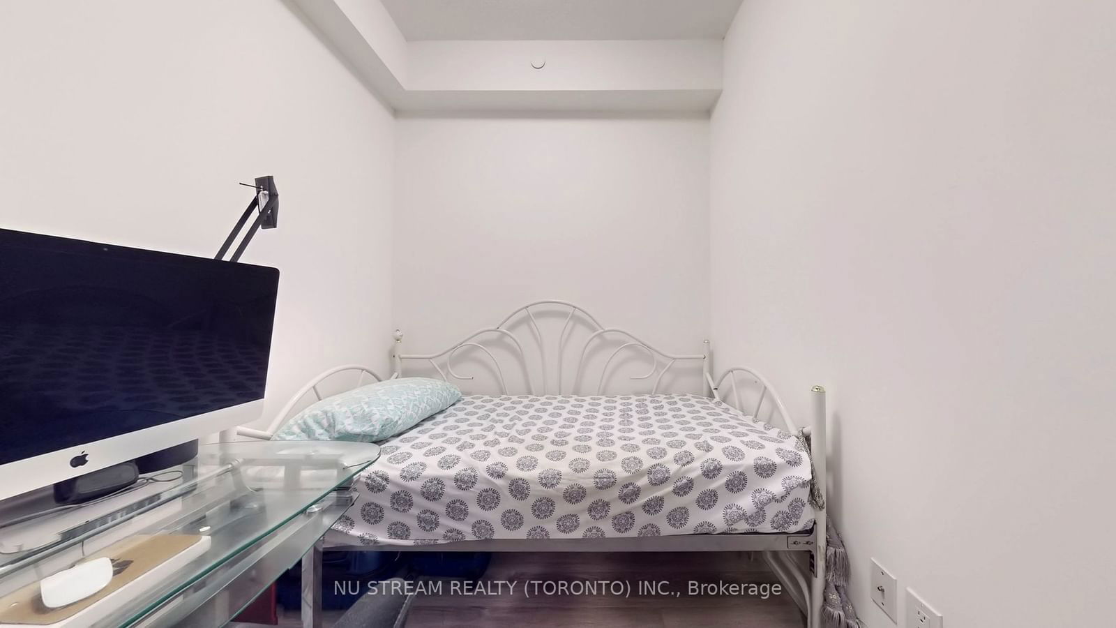 9600 Yonge St, unit 303B for rent