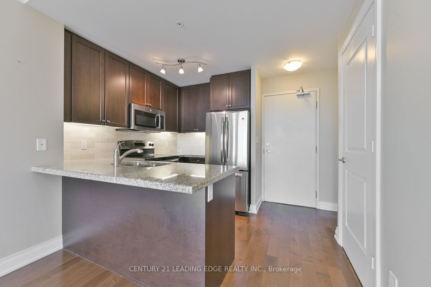 68 Main St N, unit 604 for rent