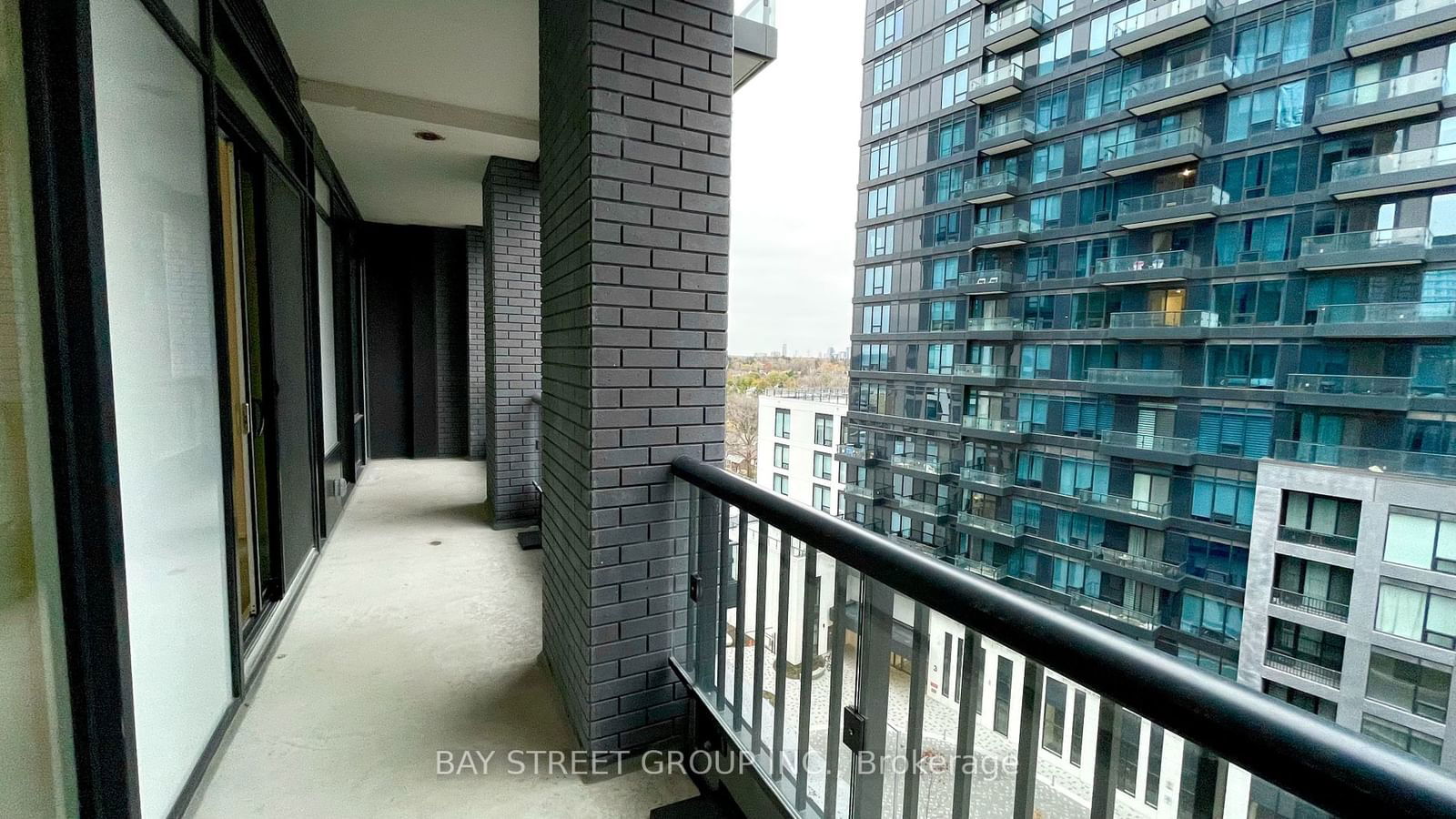 8868 Yonge St, unit 805E for rent