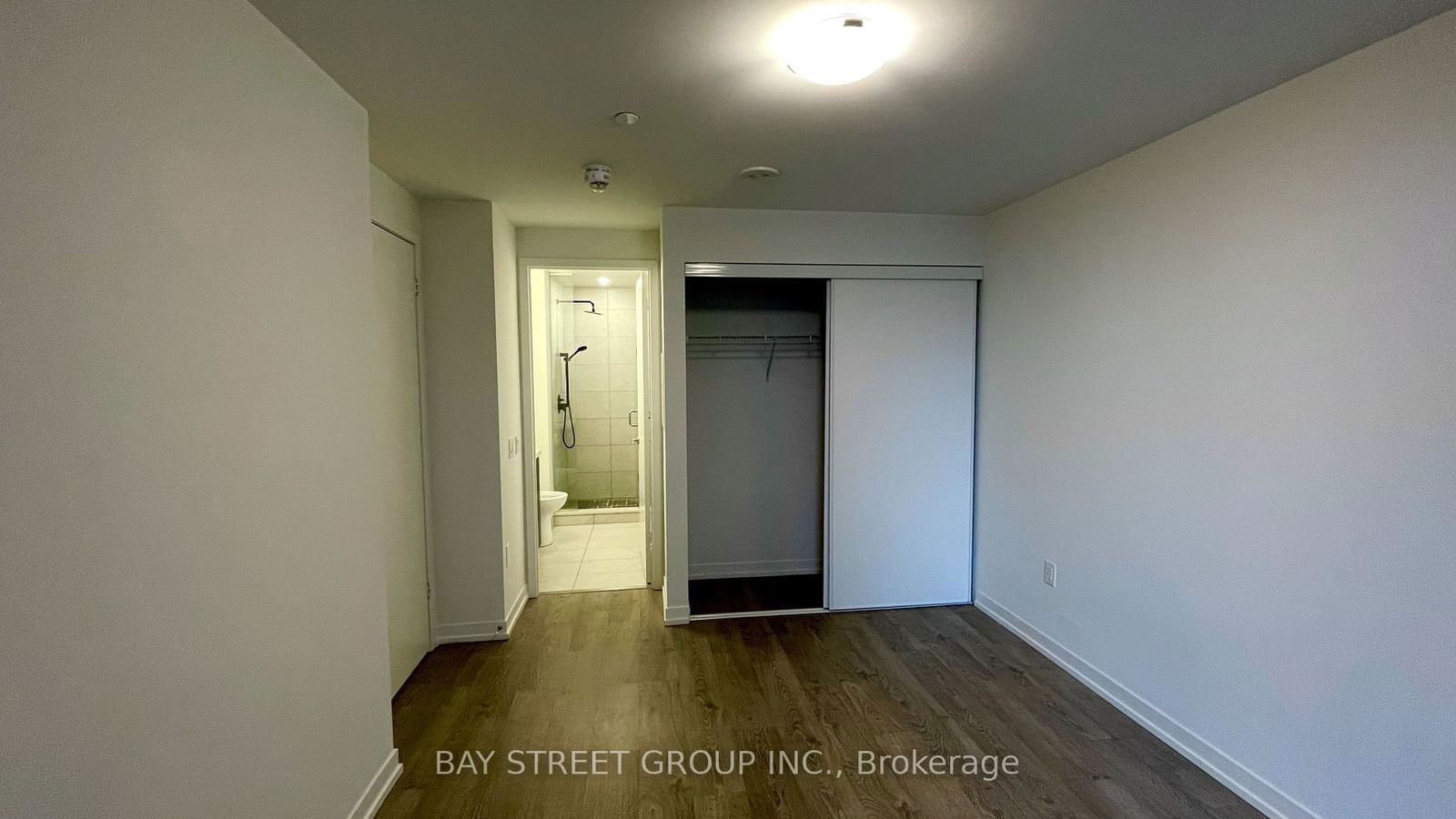 8868 Yonge St, unit 805E for rent