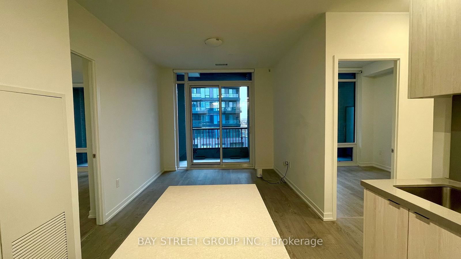 8868 Yonge St, unit 805E for rent