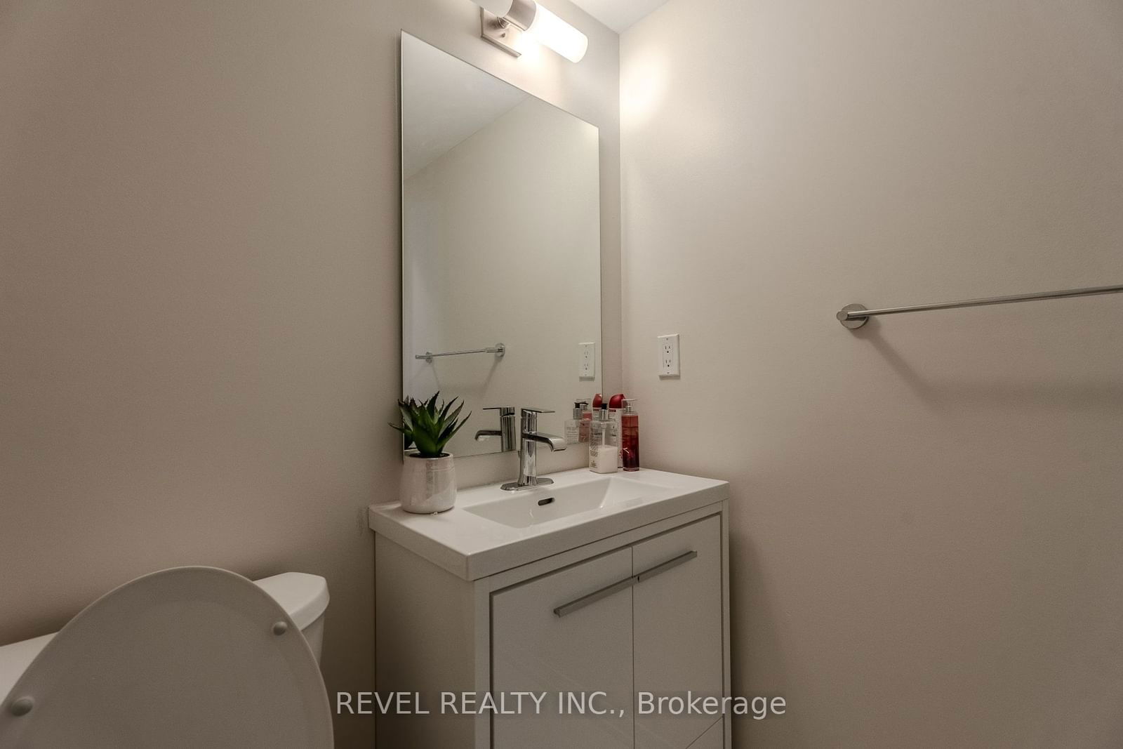 26 Bruce St, unit A20 for rent