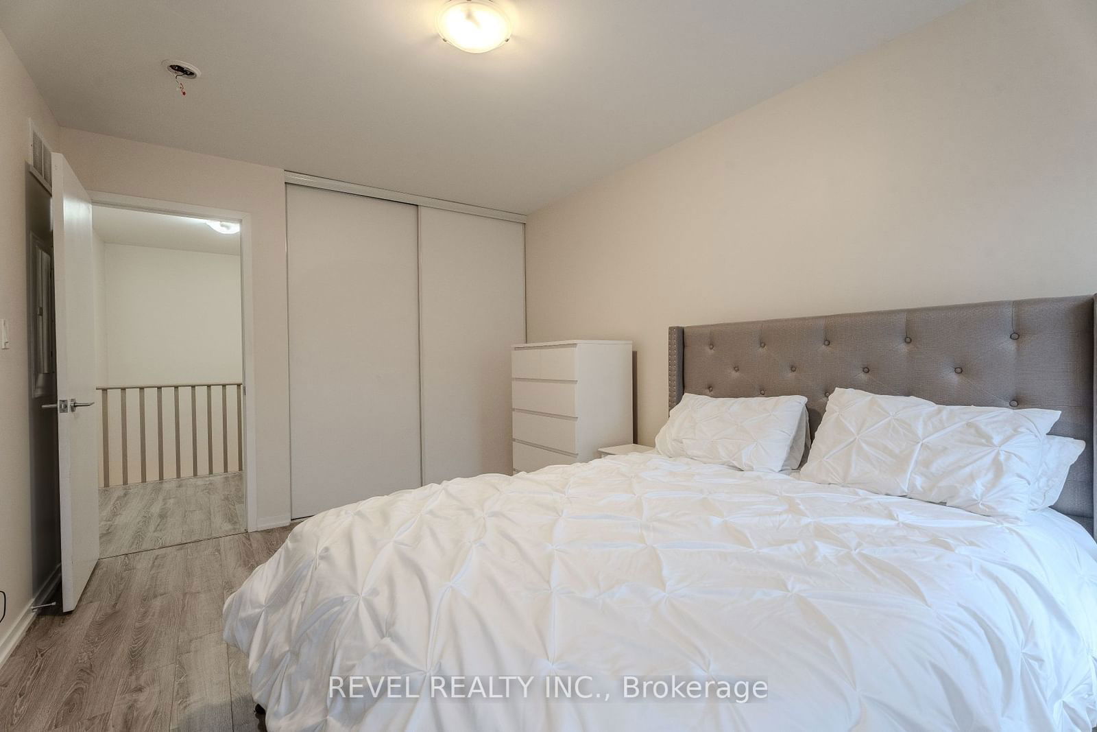 26 Bruce St, unit A20 for rent