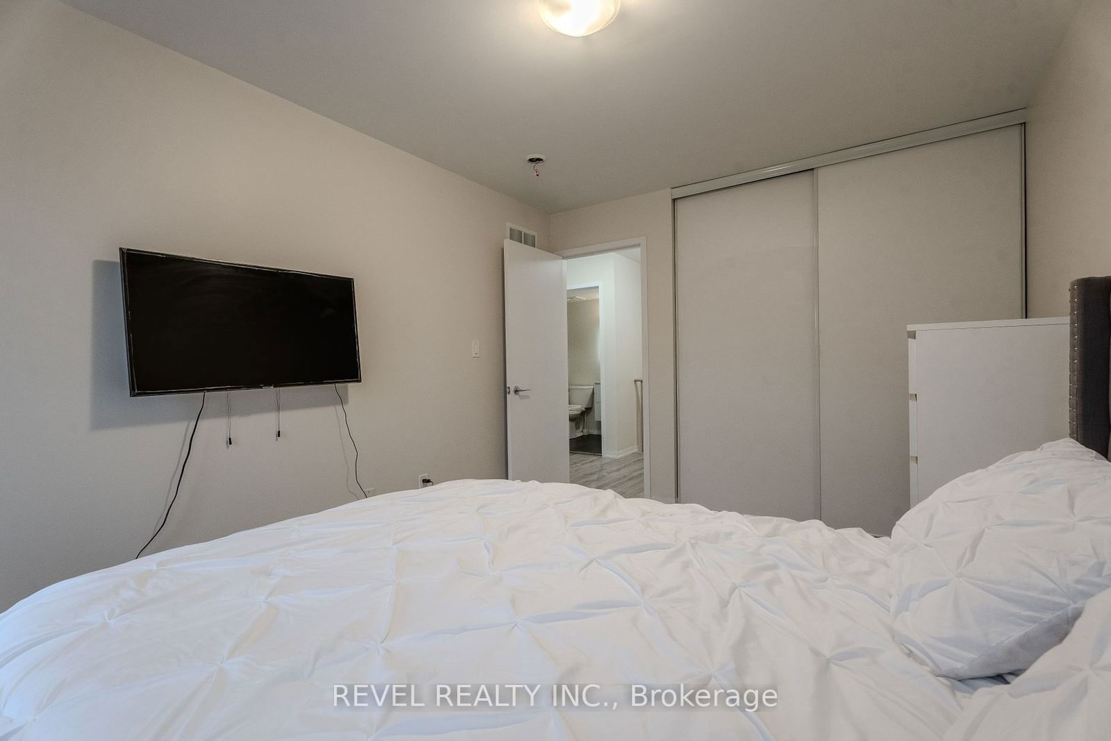 26 Bruce St, unit A20 for rent