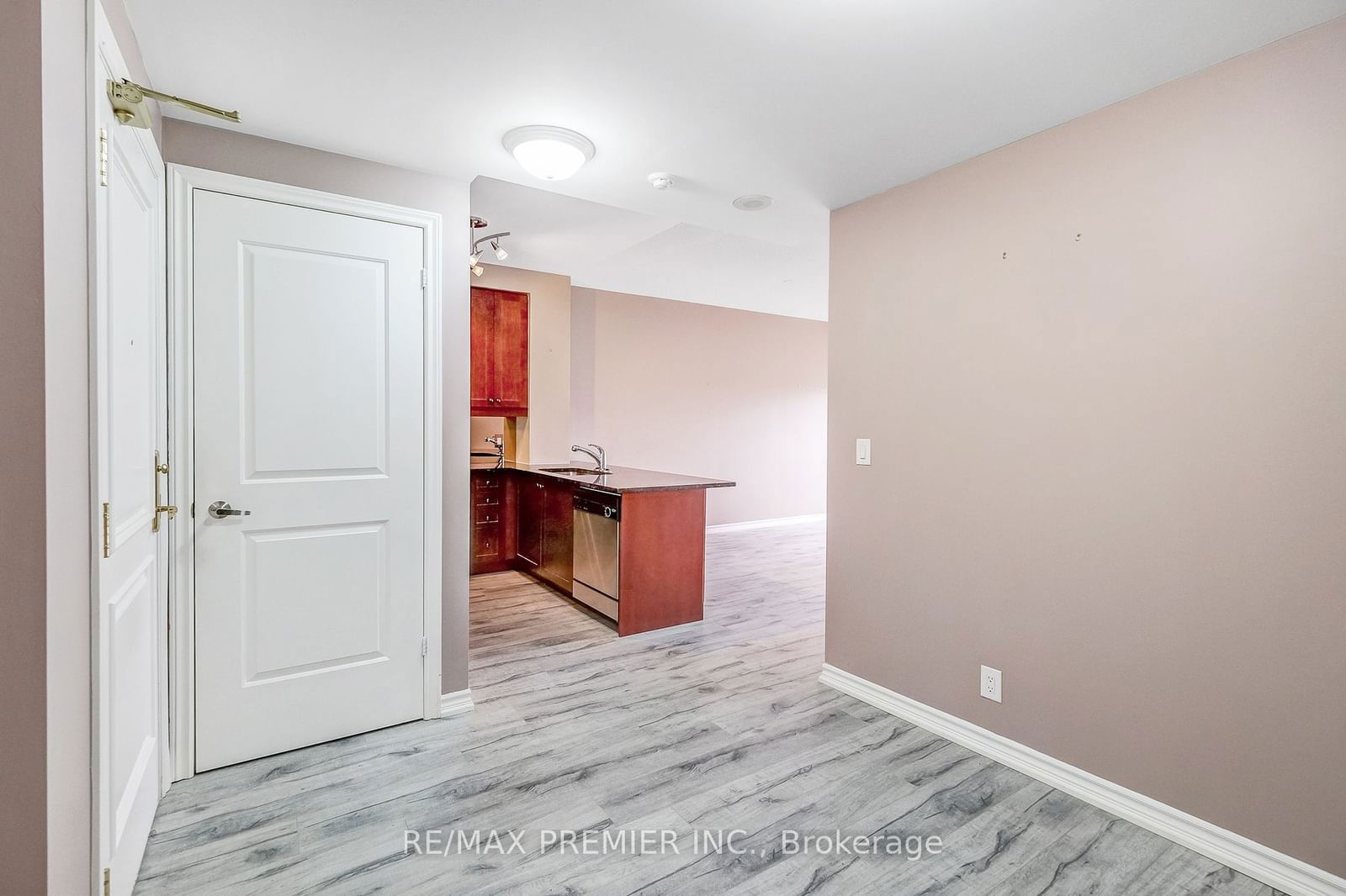 9235 Jane St, unit 208 for rent