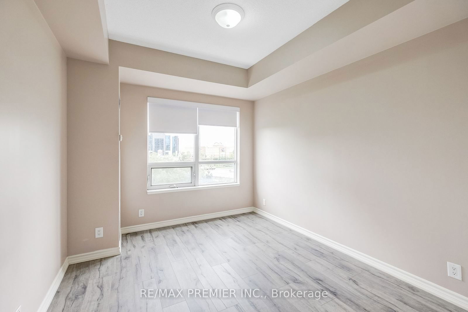 9235 Jane St, unit 208 for rent