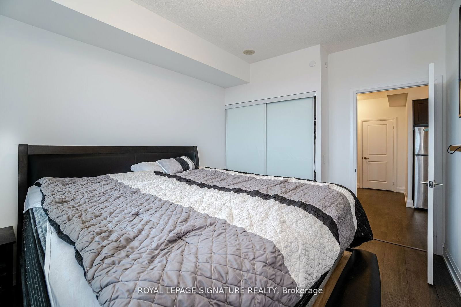 7890 Bathurst St, unit 1201 for rent