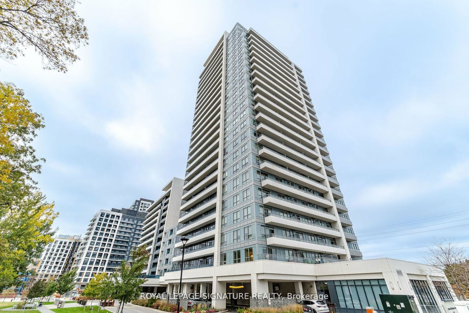 7890 Bathurst St, unit 1201 for rent