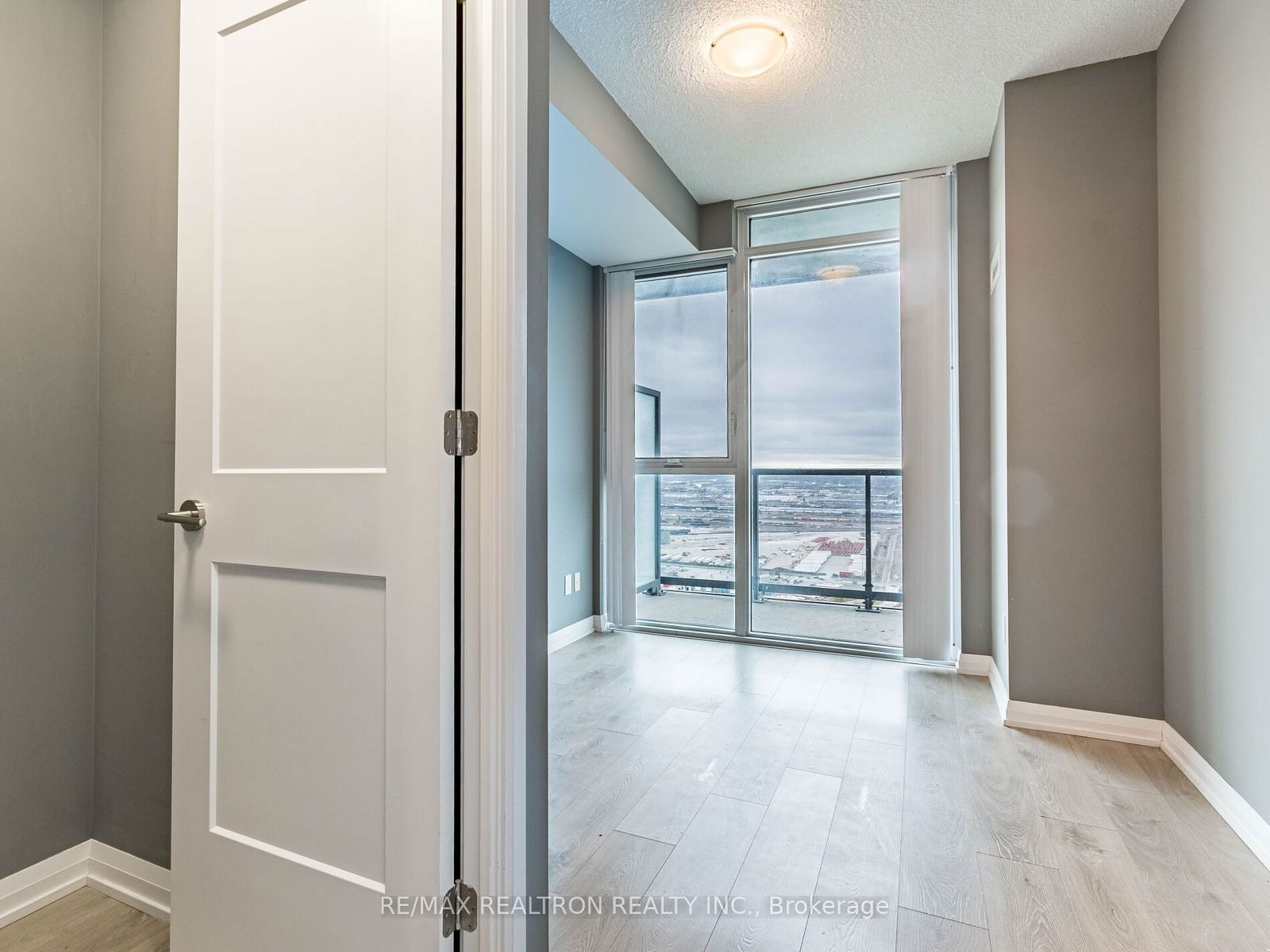 7895 Jane St, unit 2917 for sale