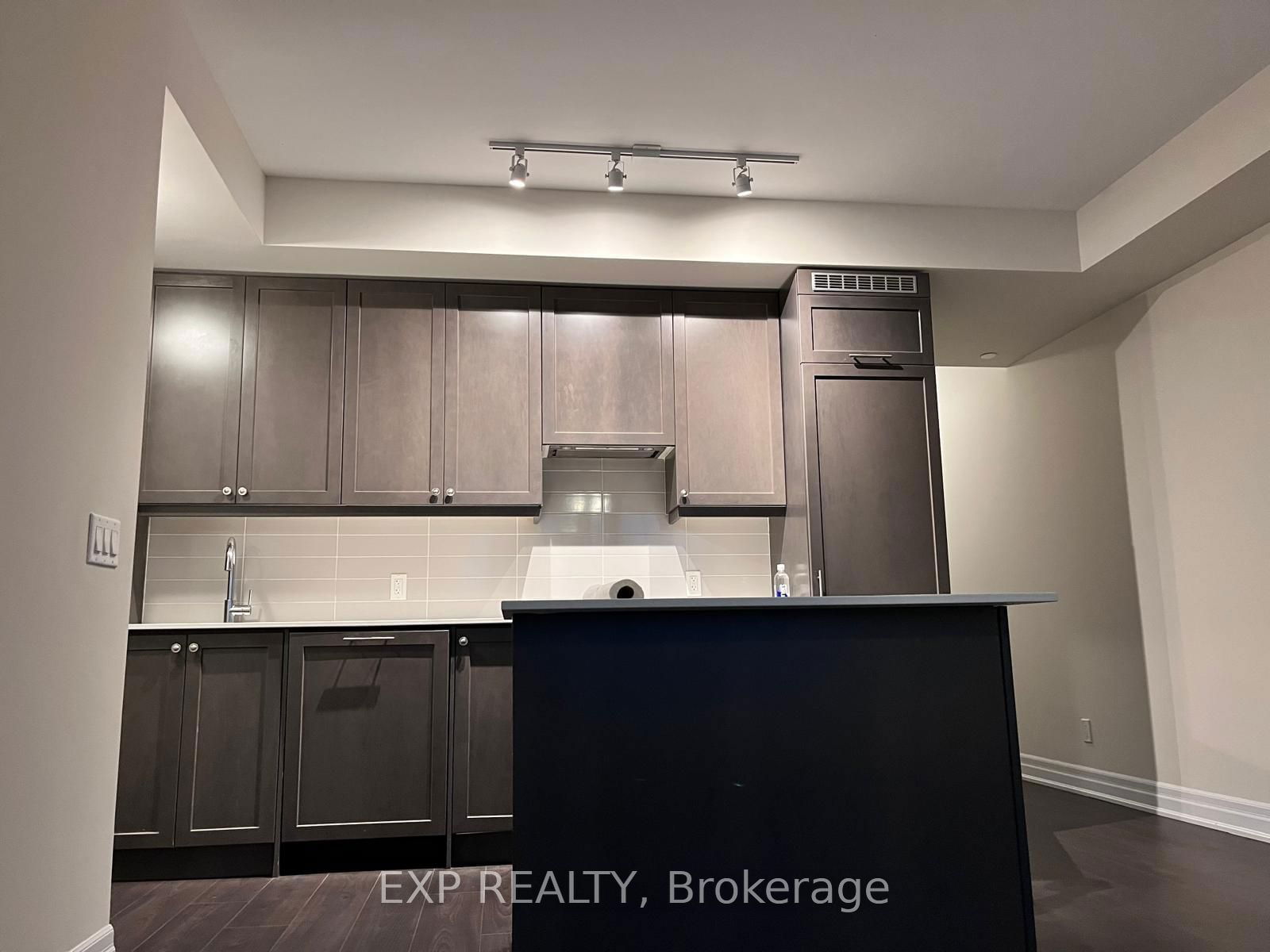 9075 Jane St, unit 1606 for sale