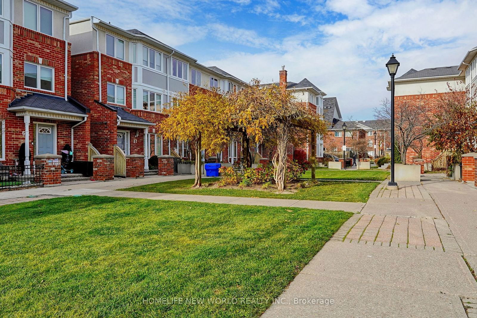 18 Clark Ave Townhomes, Vaughan, Toronto