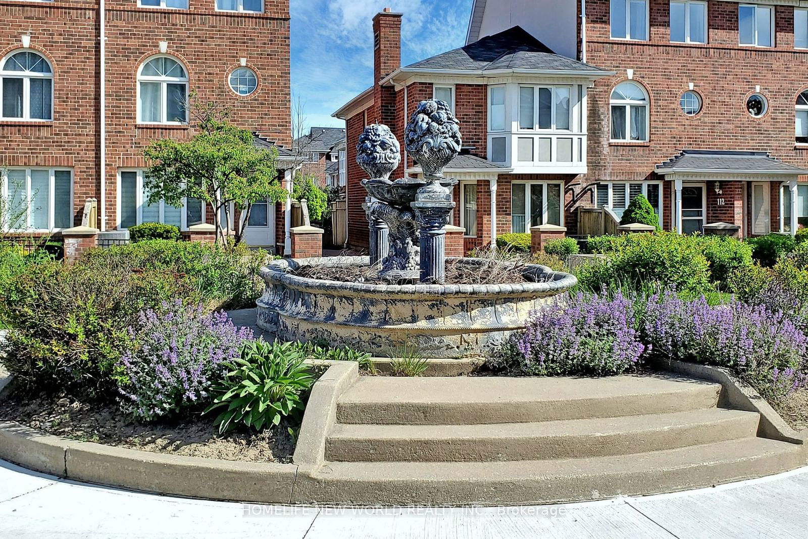 18 Clark Ave Townhomes, Vaughan, Toronto