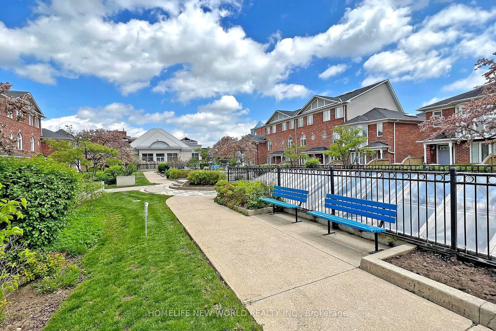 18 Clark Ave Townhomes, Vaughan, Toronto