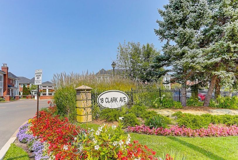 18 Clark Ave Townhomes, Vaughan, Toronto