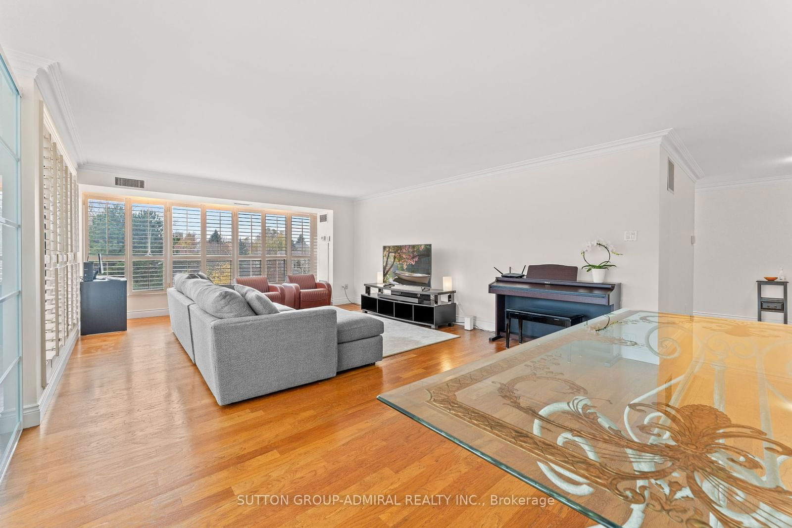 1 Clark Ave W, unit 410 for sale