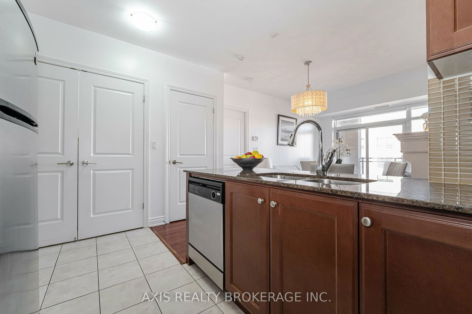 281 Woodbridge Ave, unit 434 for sale