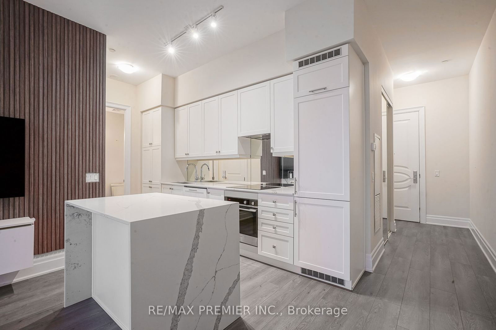 9075 Jane St, unit PH06 for rent