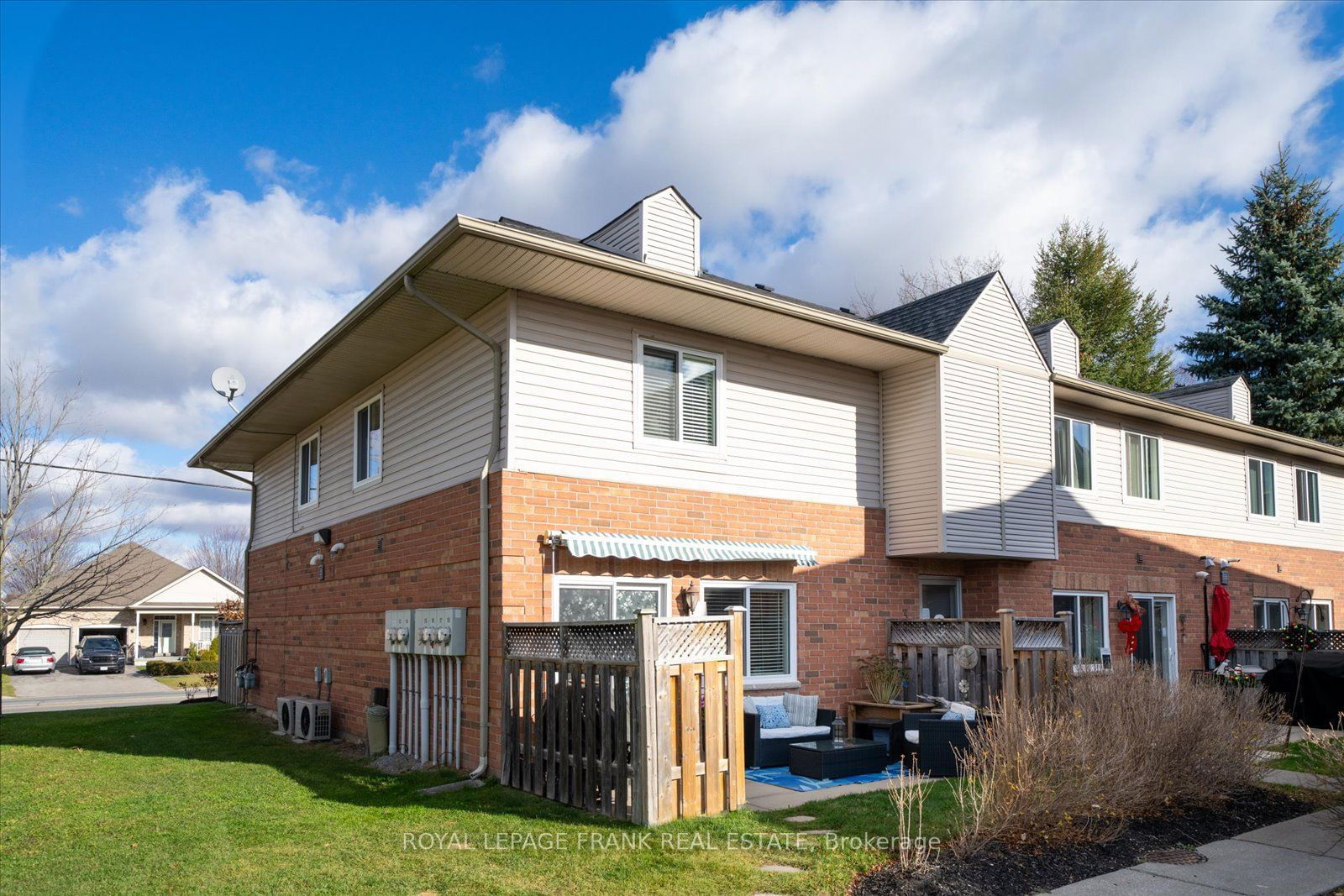 1 Testa Road Townhomes, Uxbridge, Toronto