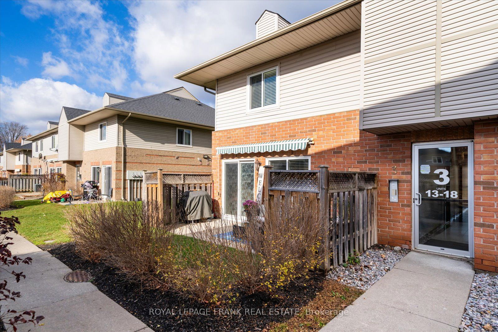 1 Testa Road Townhomes, Uxbridge, Toronto