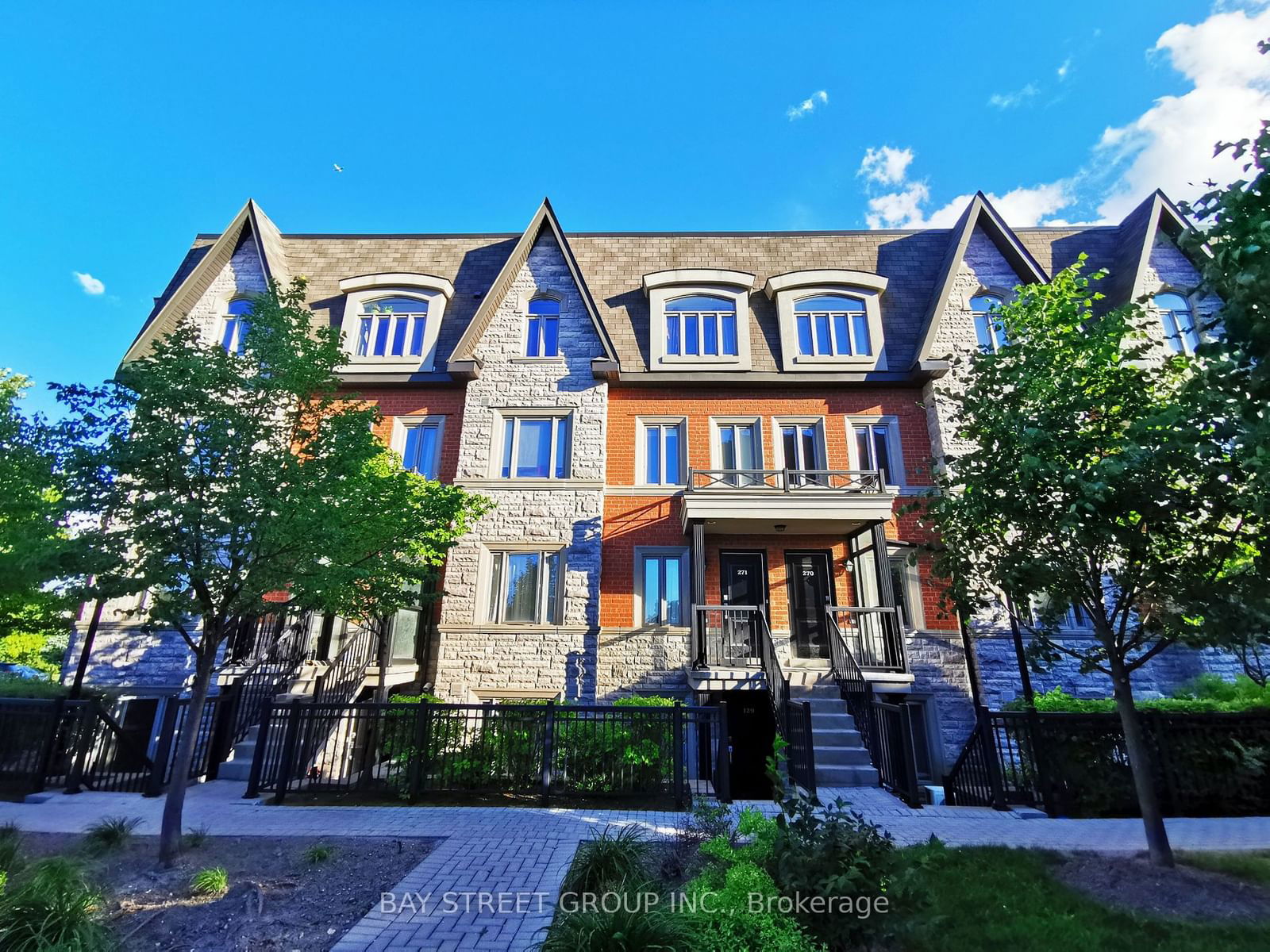 322 John St, unit 271 for rent