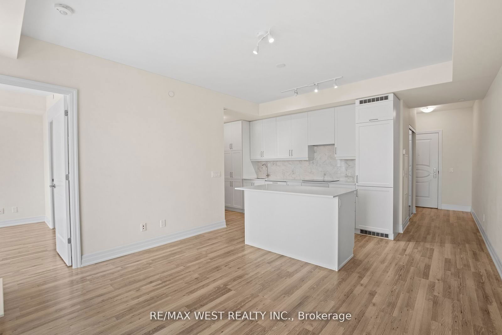 9075 Jane St S, unit 706 for sale