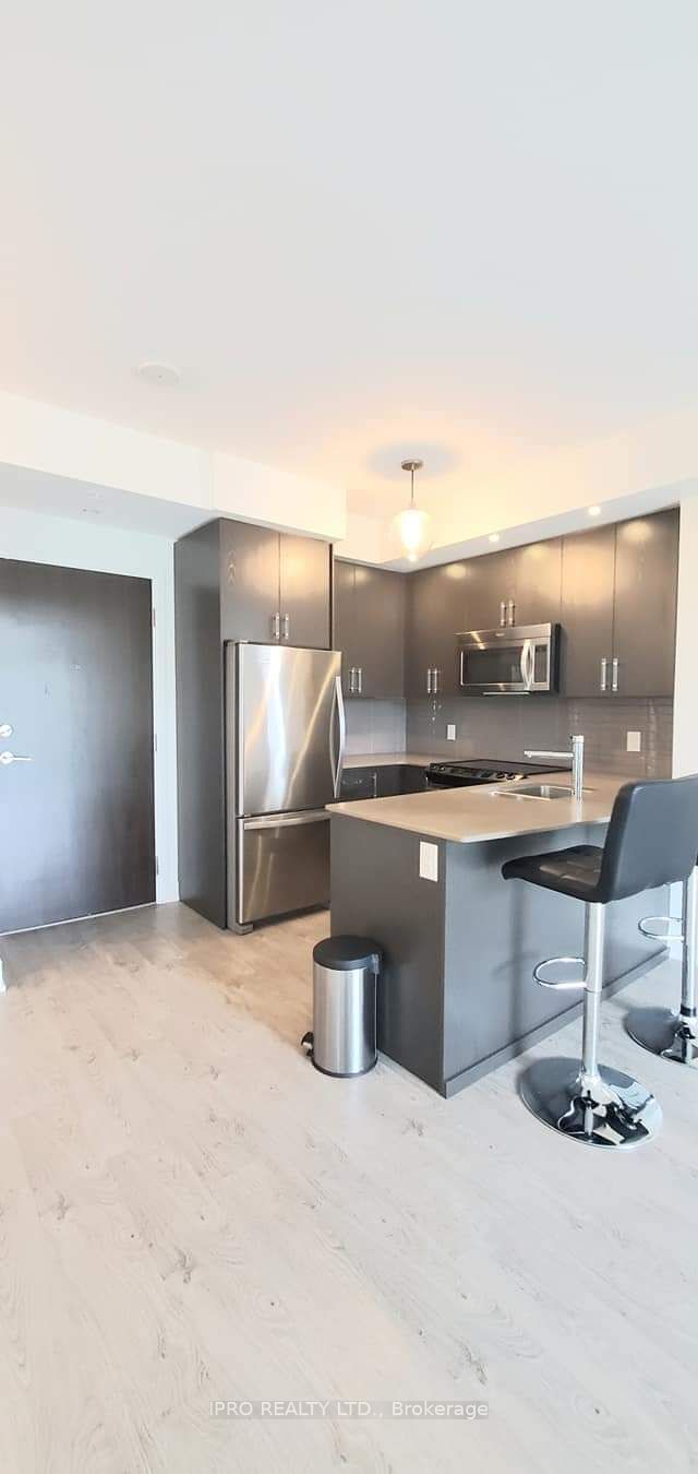 7608 Yonge St, unit 340 for rent