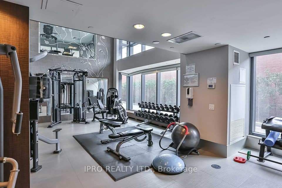 7608 Yonge St, unit 340 for rent