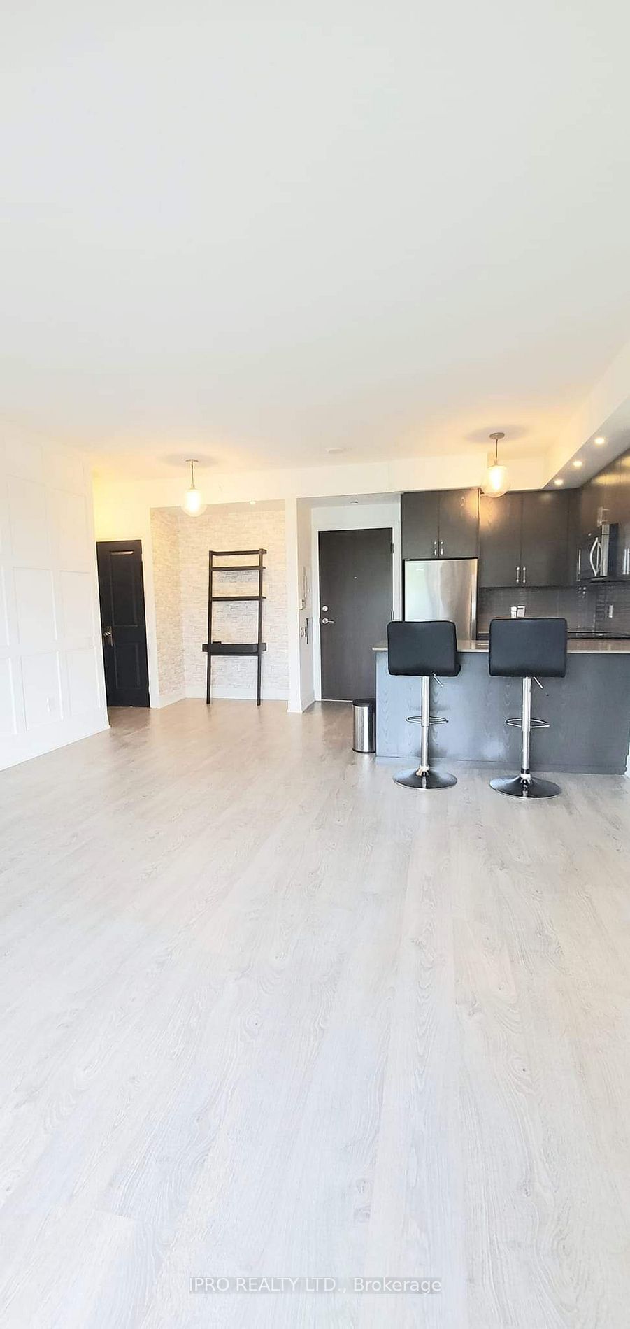 7608 Yonge St, unit 340 for rent