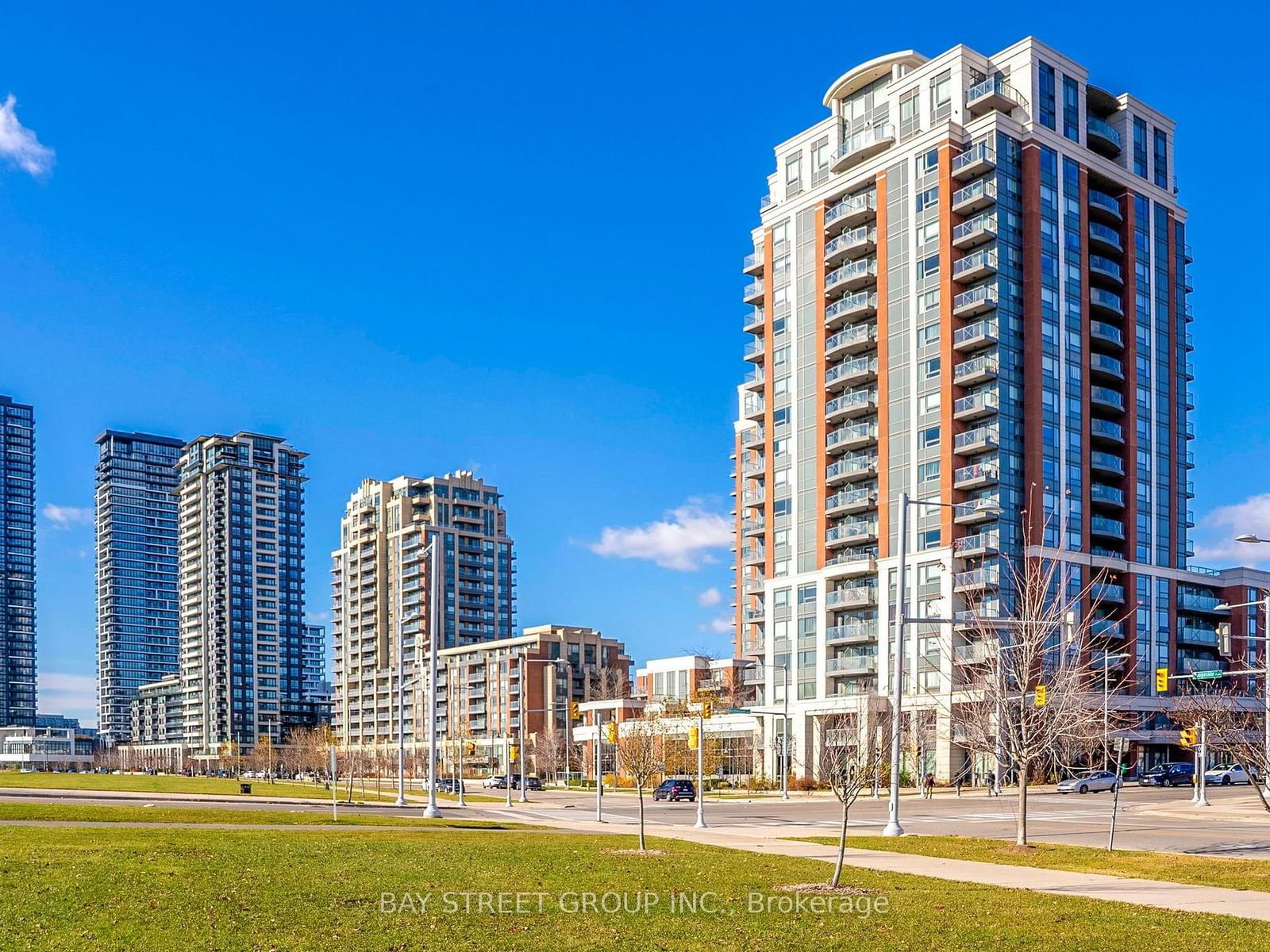 1 Uptown Dr, unit 512 for sale