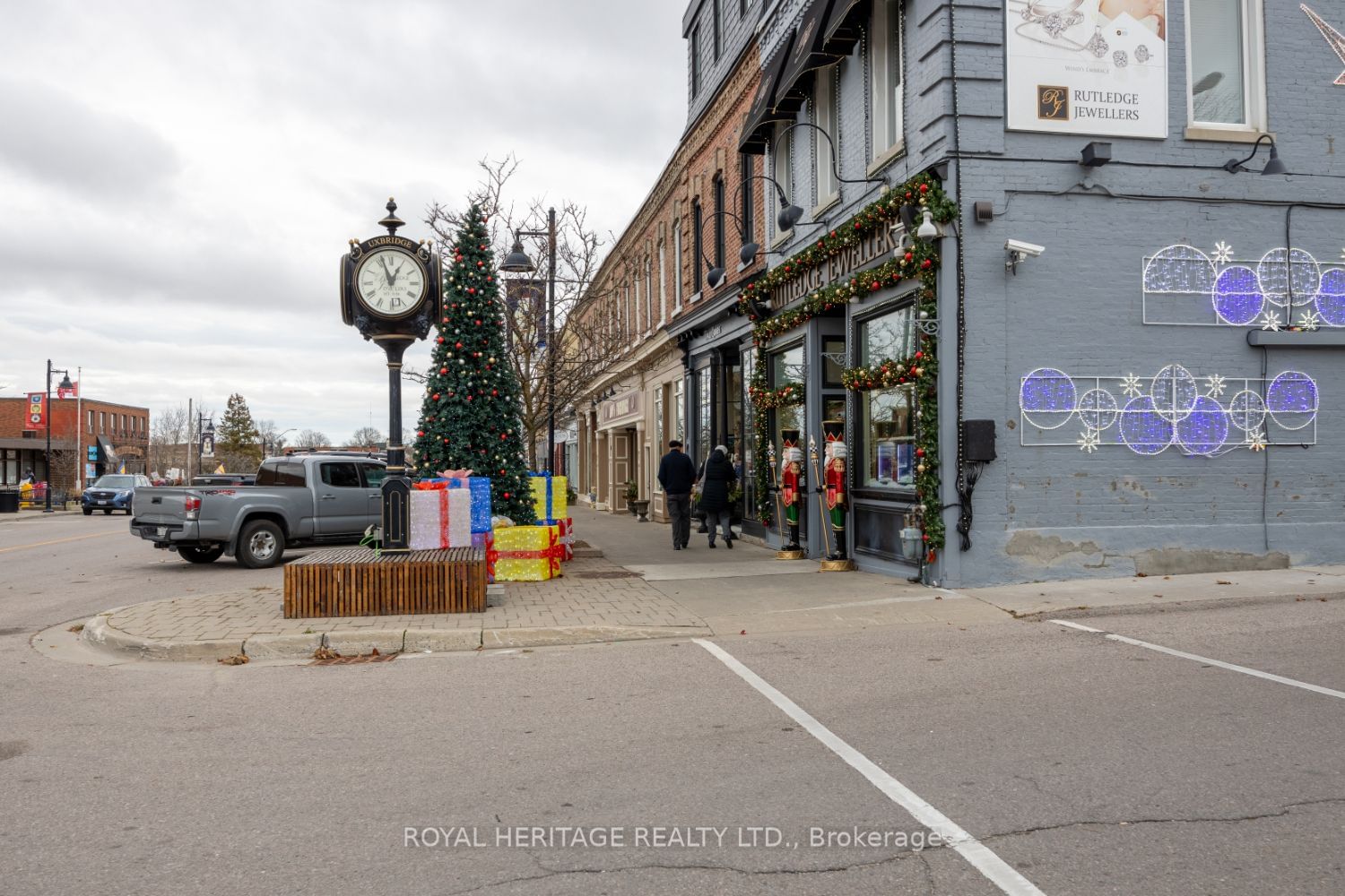 Aberdeen Place, Uxbridge, Toronto