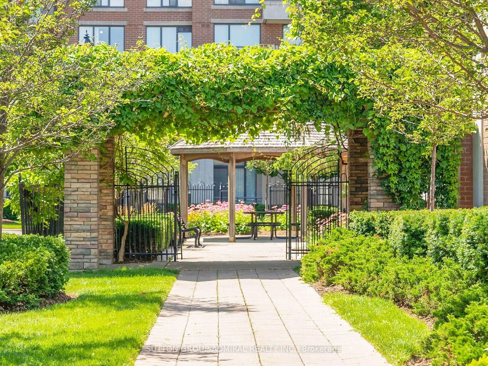 The Vineyards Condos, Richmond Hill, Toronto