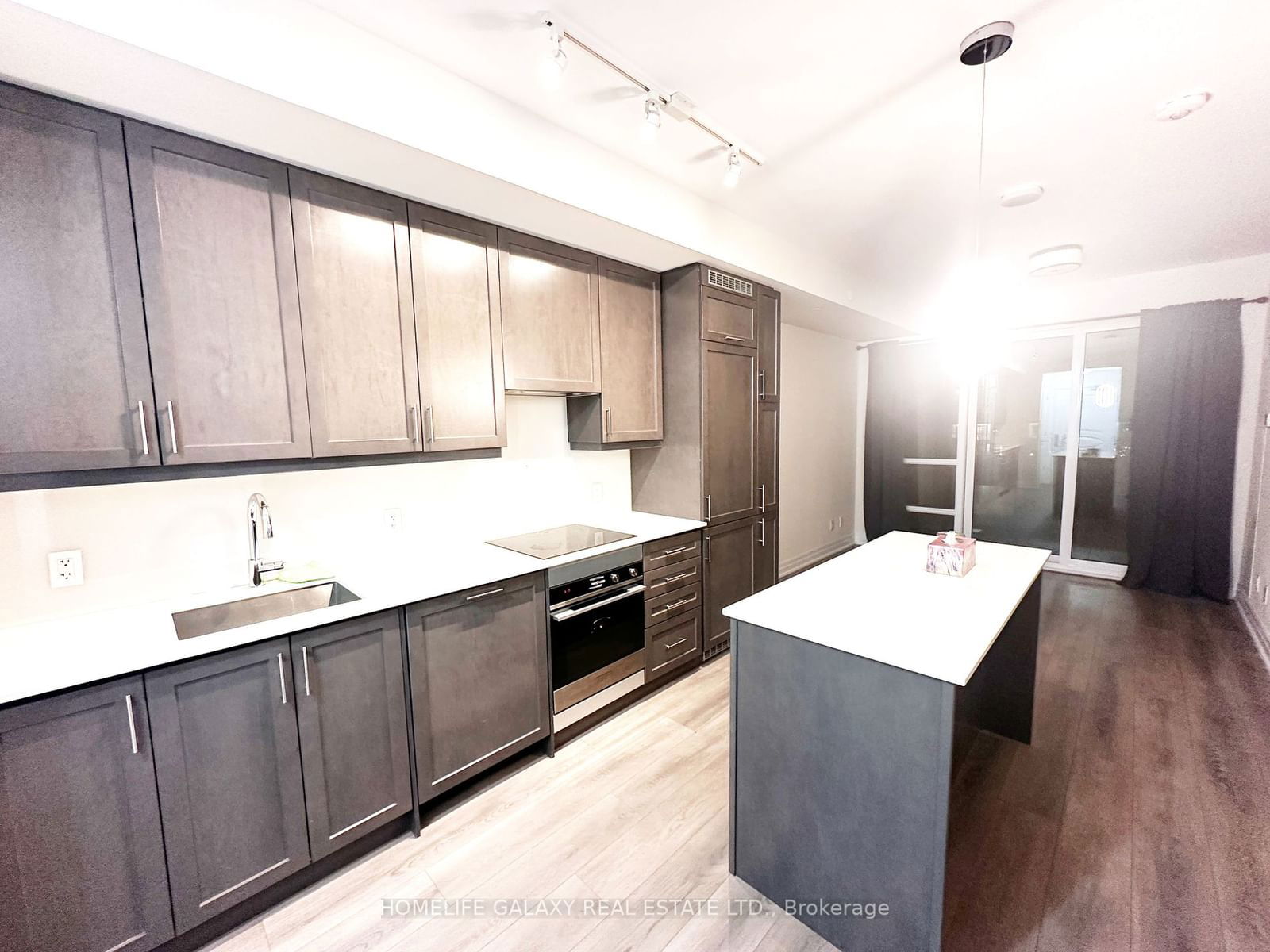 9085 Jane St, unit 503 for rent