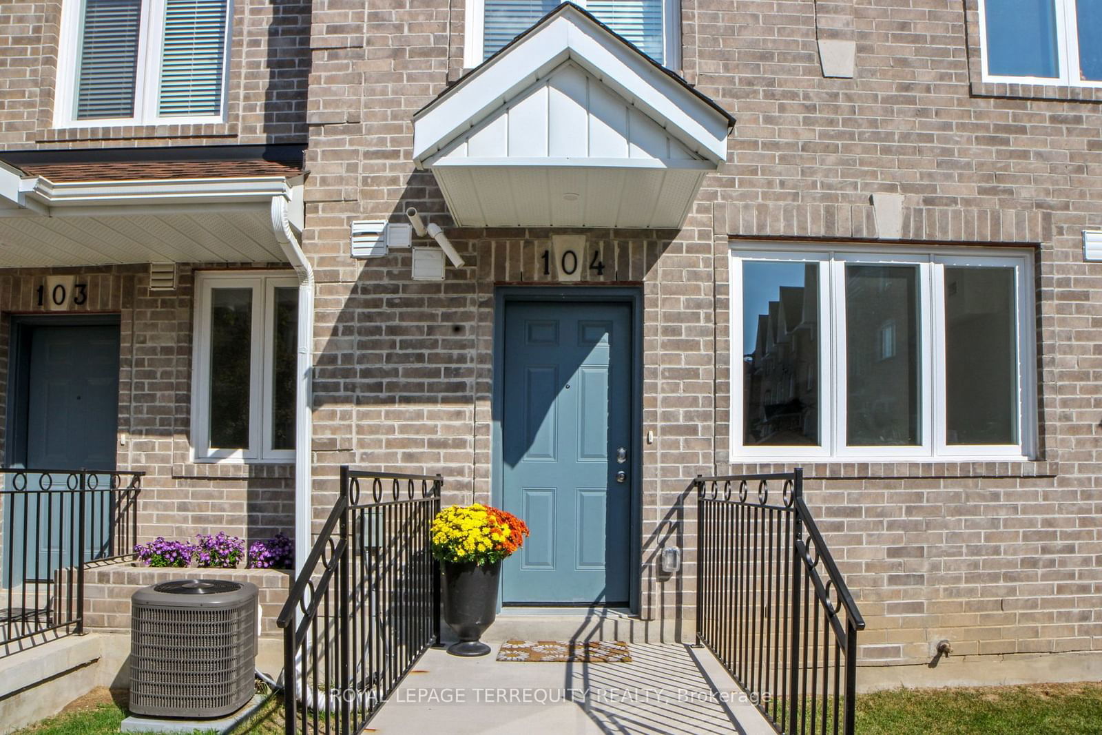 75 Weldrick Rd, unit 104 for sale