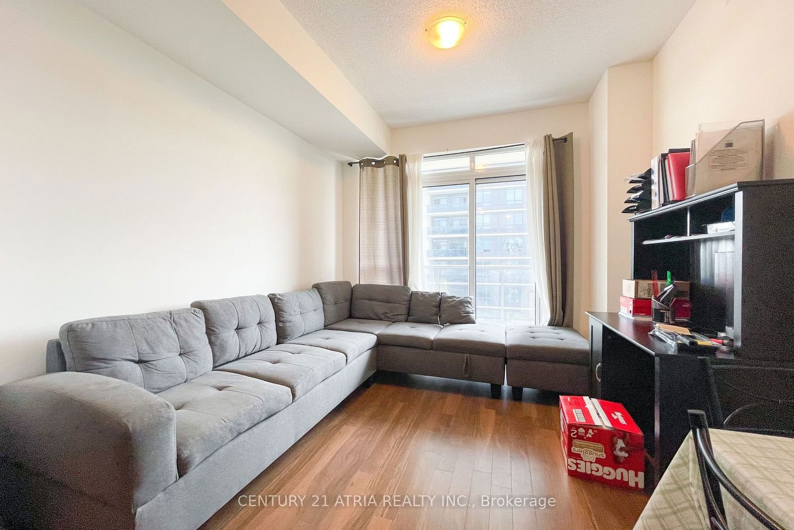 7161 Yonge St, unit 735 for rent