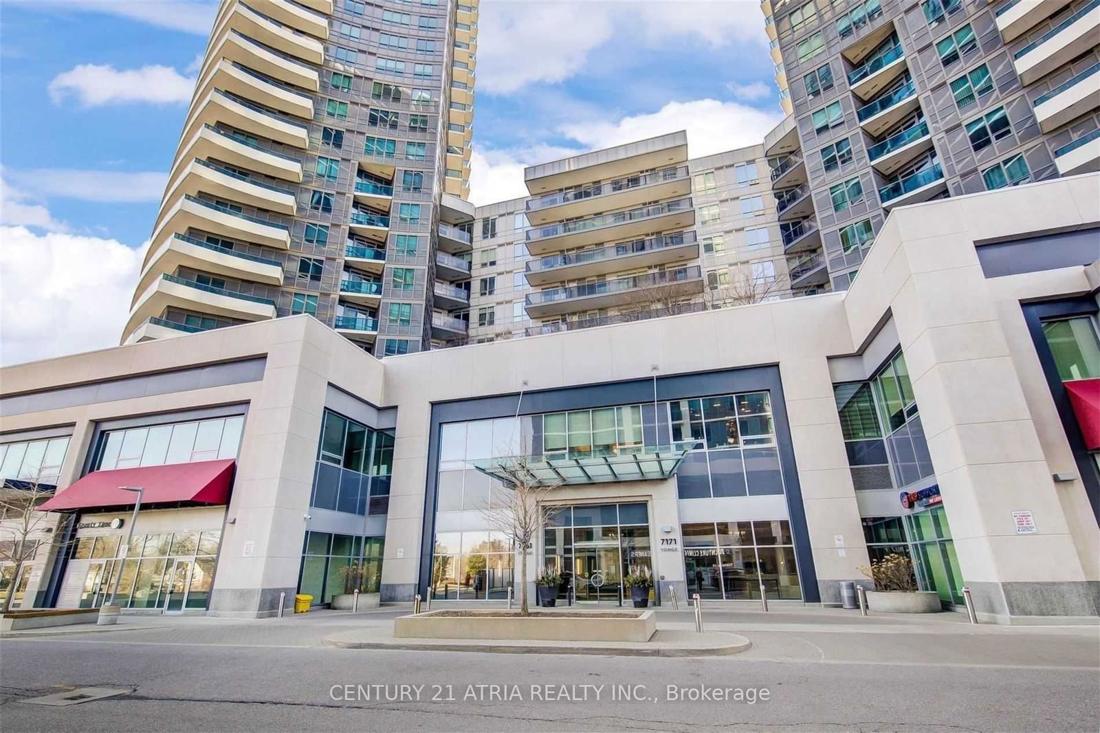 7161 Yonge St, unit 735 for rent