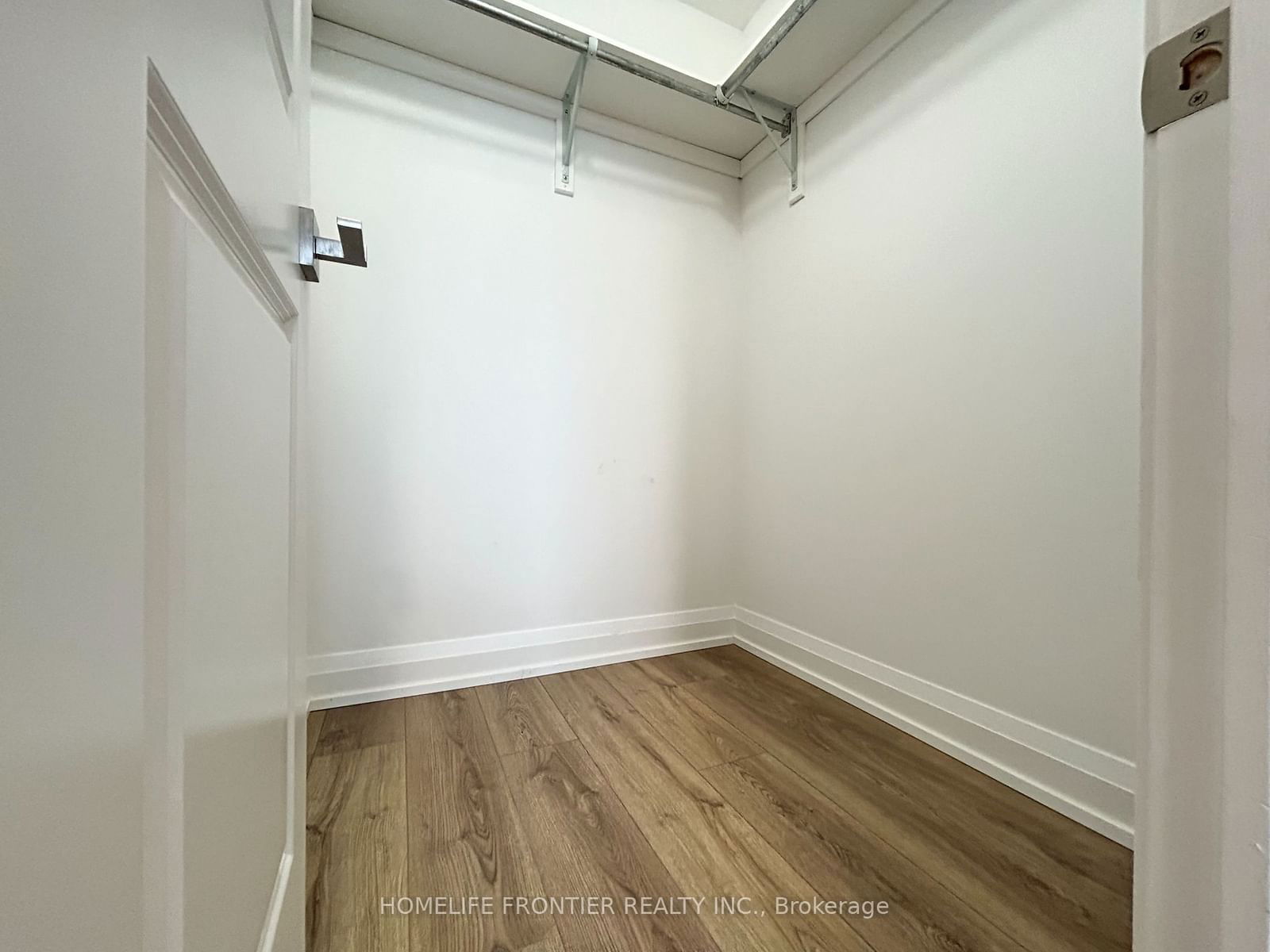 7171 Yonge St, unit 803 for sale