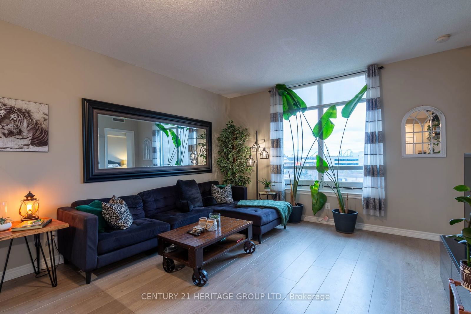 9245 Jane St, unit 615 for sale